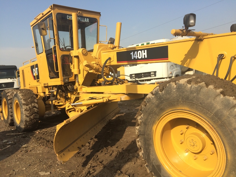 تستخدم Motor Grader